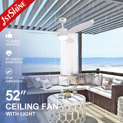 Buy 3 Plastic Blades White LED Ceiling Fan , Waterproof Ceiling Fan With Light DC Motor online manufacture